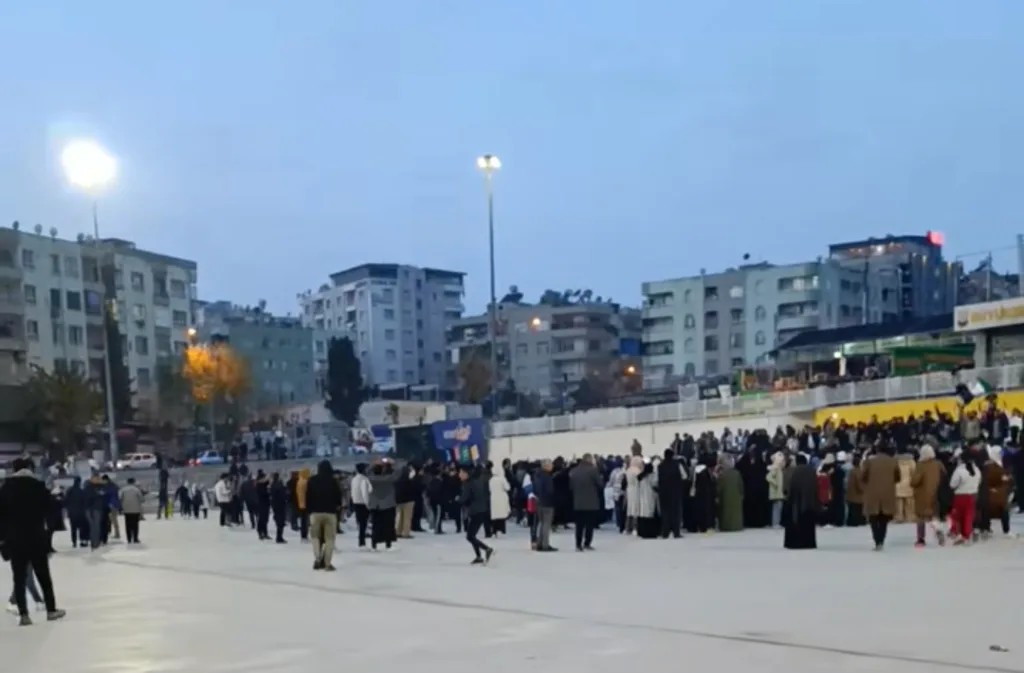 Şanlıurfa’da Suriyelilerden Esad’ın düşüşüne sevinç gösterileri!