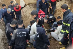 Şanlıurfa’da kanalizasyon çalışması sırasında göçük; 3 işçi toprak altında