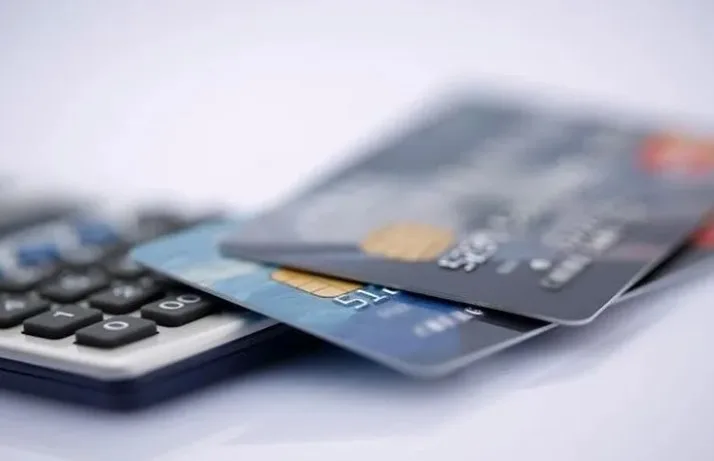 Kredi Kartı kullananlara müjde: Faizler düştü!