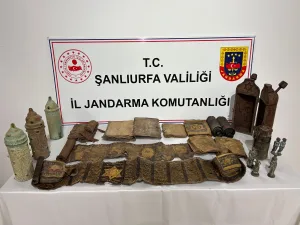Şanlıurfa’da tarihi eser operasyonu: Çok sayıda heykel ve kitabe ele geçirildi