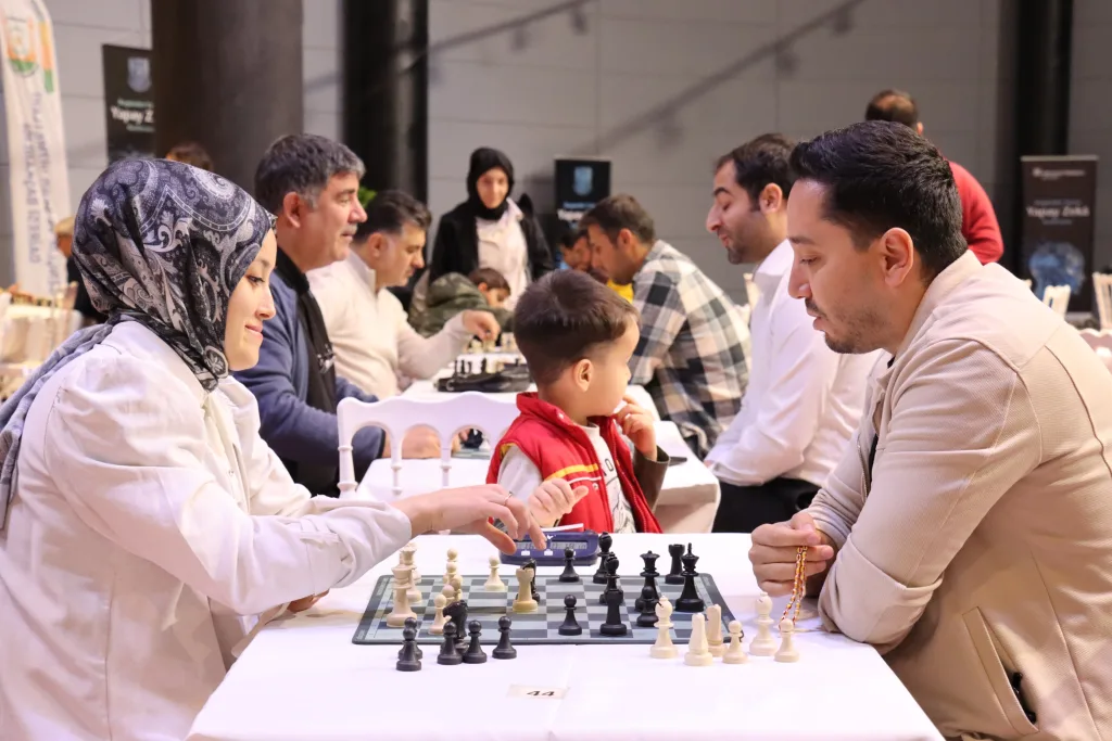 Şanlıurfa’da Öğretmenler Günü’ne özel hamle: 152 eğitimci satranç masasında buluştu