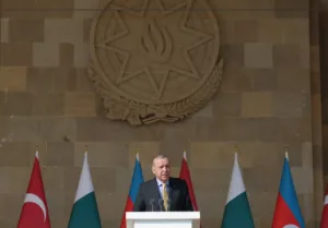 Cumhurbaşkanı Erdoğan: “Hürriyet sancağı, şehitlerimizin birbirine karışan kanlarının üzerinde yükseliyor”