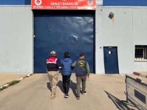 Şanlıurfa’da 8 yıl hapis cezası bulunan uyuşturucu firarisi yakalandı