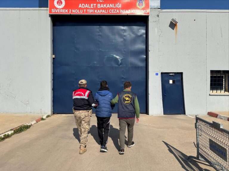 Şanlıurfa’da 8 yıl hapis cezası bulunan uyuşturucu firarisi yakalandı