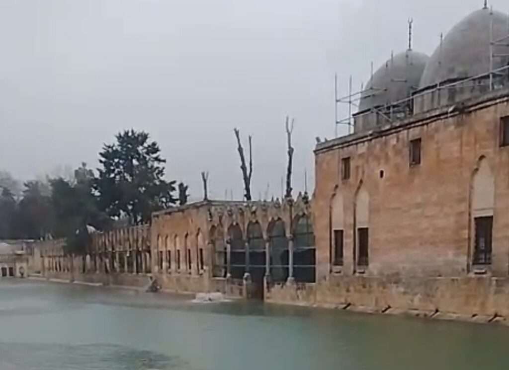 Şanlıurfa’da bayramda sel kabusu: Balıklıgöl’de su seviyesi yükseldi!